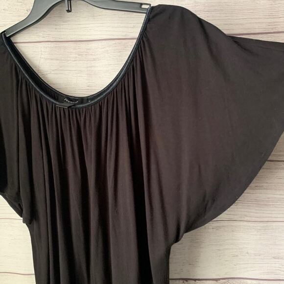 Arden B Black Blouse Short Sleeves Flowy Flattering Fit Slight Ruching Size sS - Picture 2 of 6